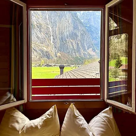 Alpine Base - Adults Only لوتربرونن