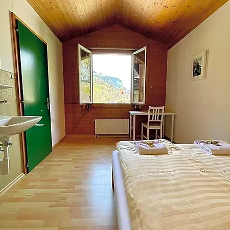 Alpine Base - Adults Only بيت شباب لوتربرونن