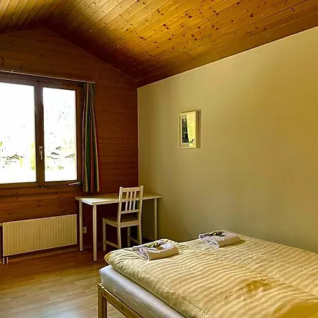 Alpine Base - Adults Only لوتربرونن