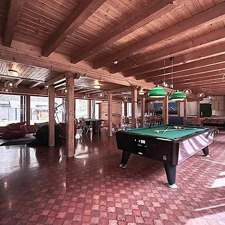 Alpine Base - Adults Only بيت شباب *