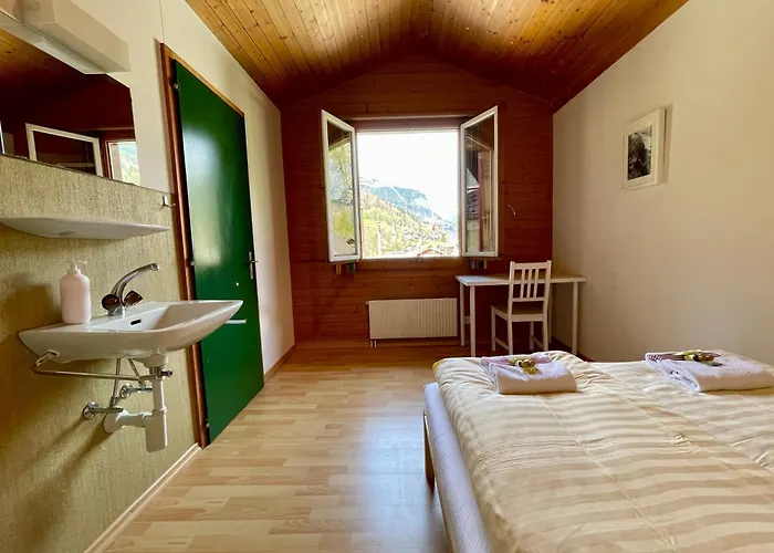 Alpine Base - Adults Only Hostel *